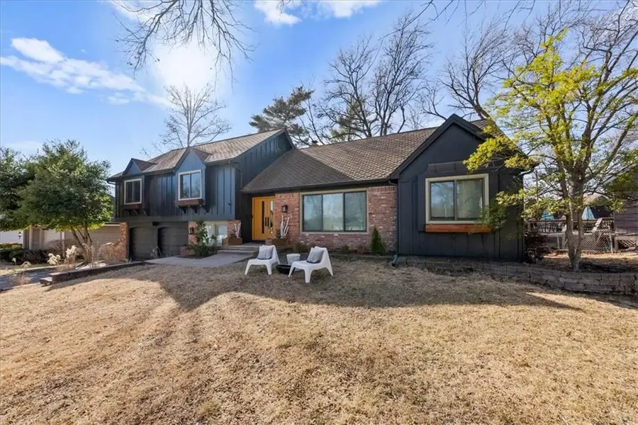 10206 Linden Street, Overland Park, KS 66207 - #3