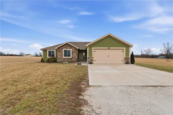 27805 S Walker Road, Harrisonville, MO 64701