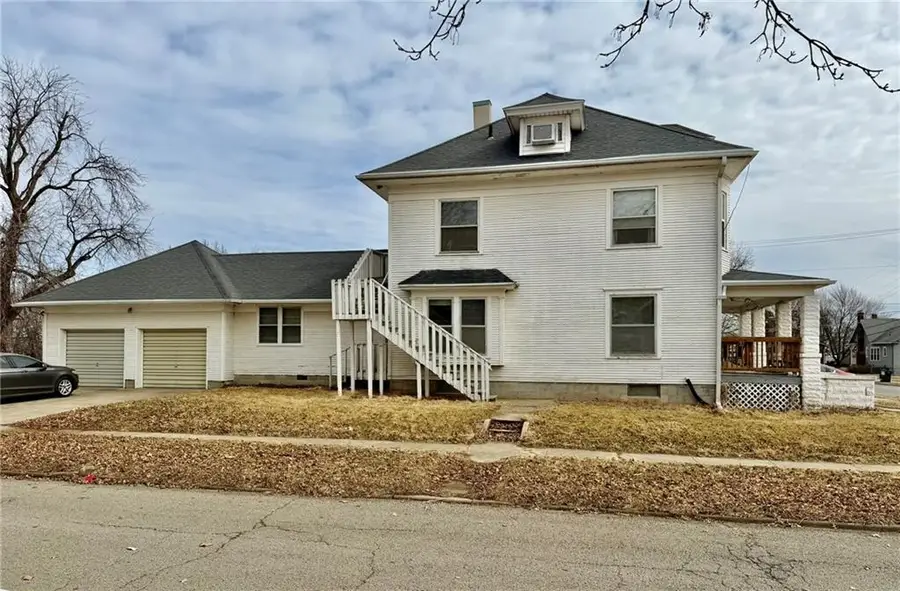 221 W 7th Street, Maryville, MO 64468 - #2