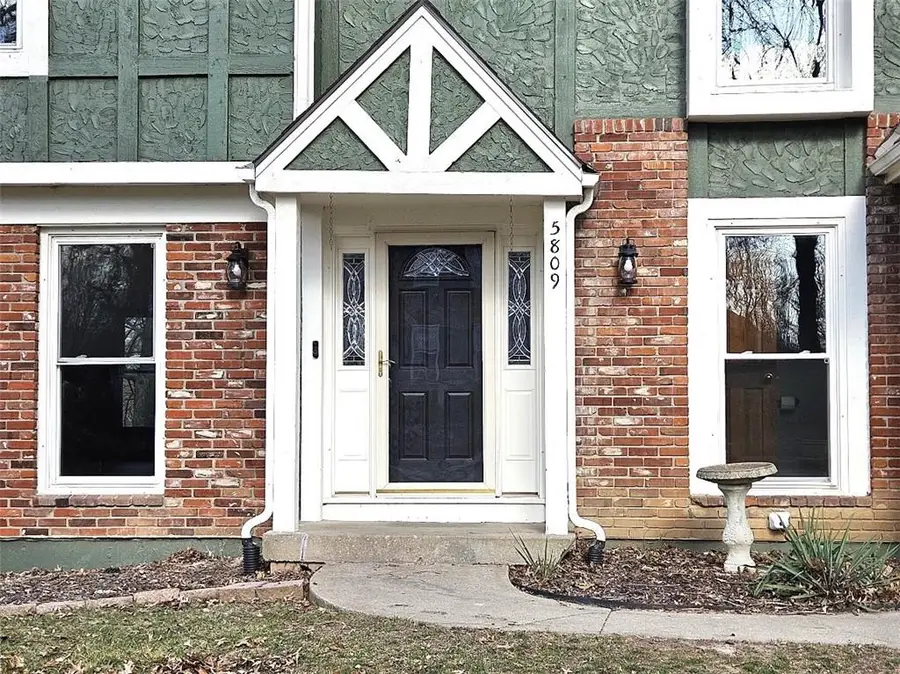 5809 N Spruce Avenue, Kansas City, MO 64119 - #3