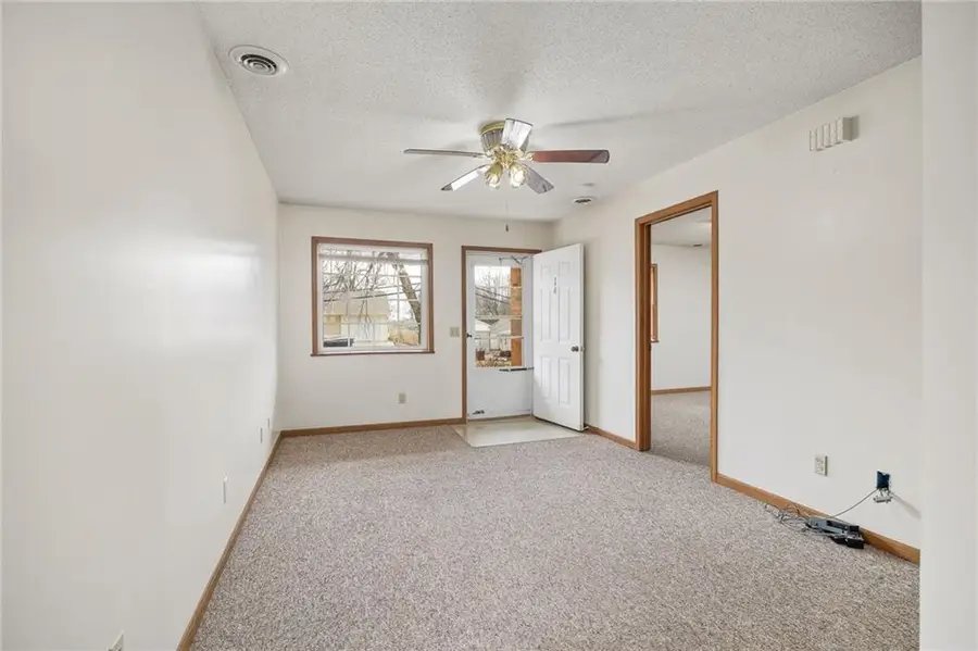 105 W Price Street, Savannah, MO 64485 - #3