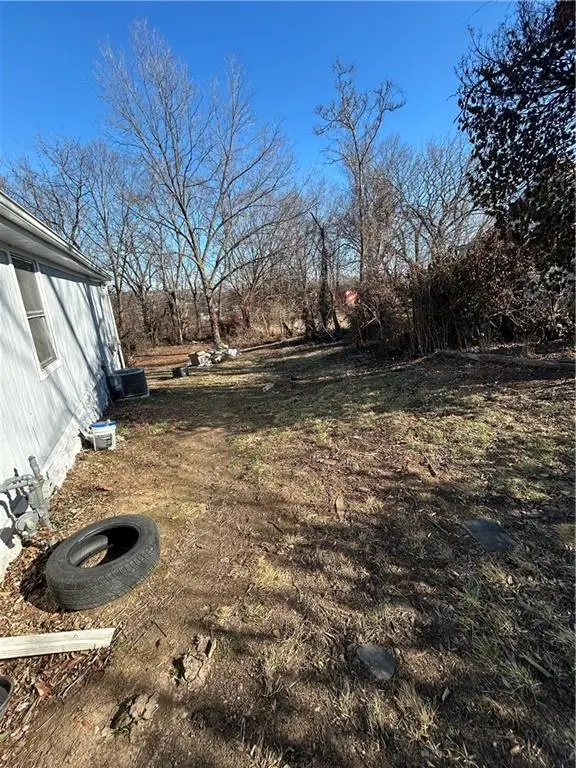 3621 Topping Avenue, Kansas City, MO 64129 - #3