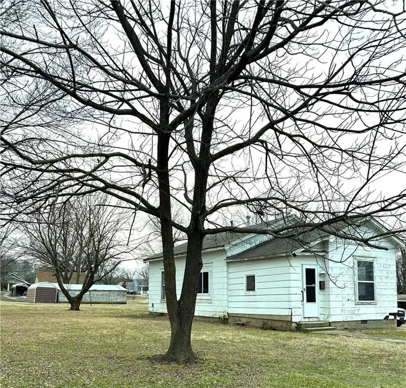 1732 E Oak Street, Fort Scott, KS 66701 - #1