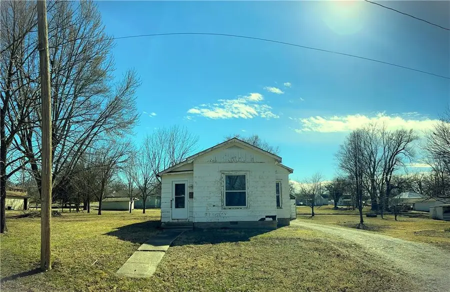 1732 E Oak Street, Fort Scott, KS 66701 - #3