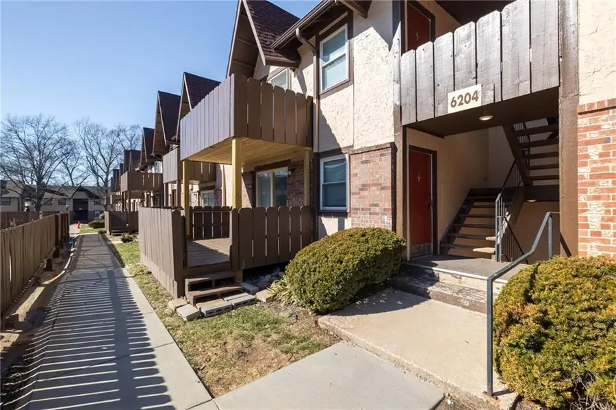 6206 Robinson Street #1, Overland Park, KS 66202 - #2