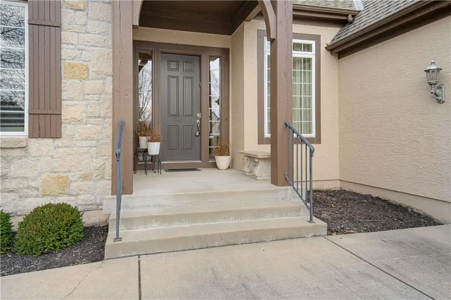 5402 W 141st Terrace, Leawood, KS 66224 - #3