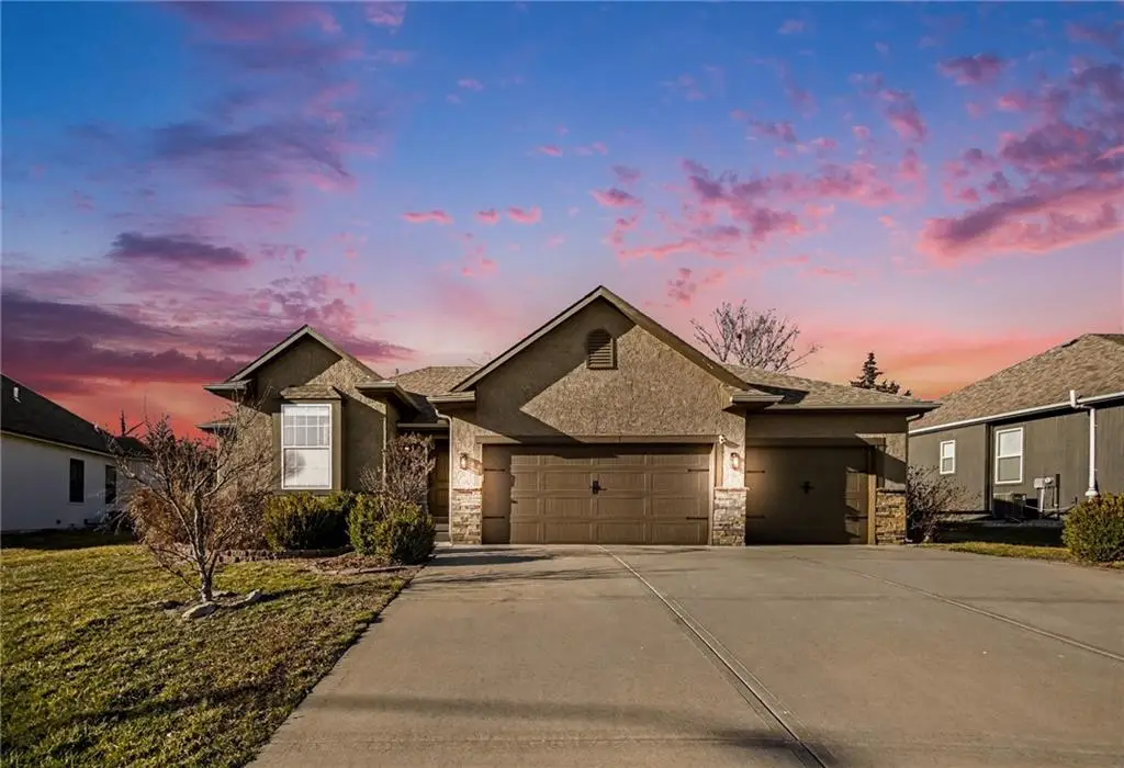 1702 E 127 Terrace, Kansas City, MO 64145 - #1