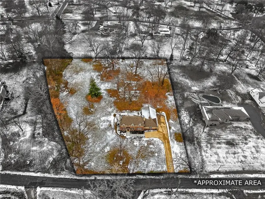 900 NE Barnes Avenue, Kansas City, MO 64118 - #3