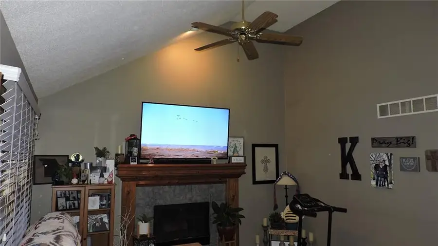 11104 N Booth Avenue, Kansas City, MO 64157 - #3