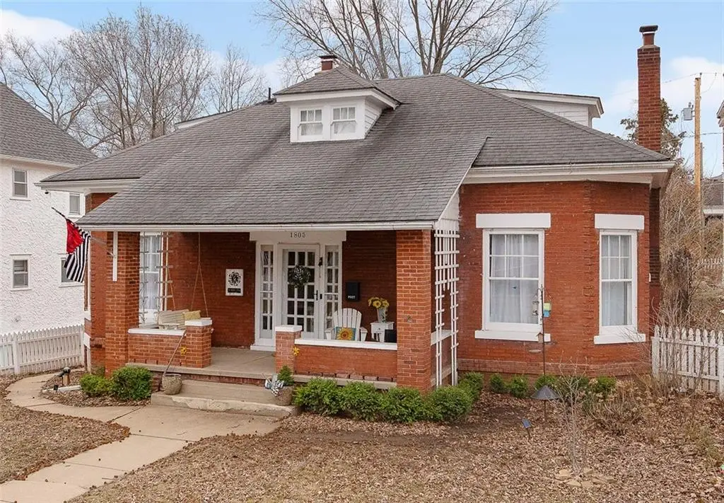 1805 South Street, Lexington, MO 64067 - #1