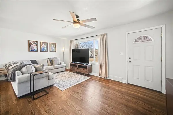 901 NE 67th Place, Gladstone, MO 64118