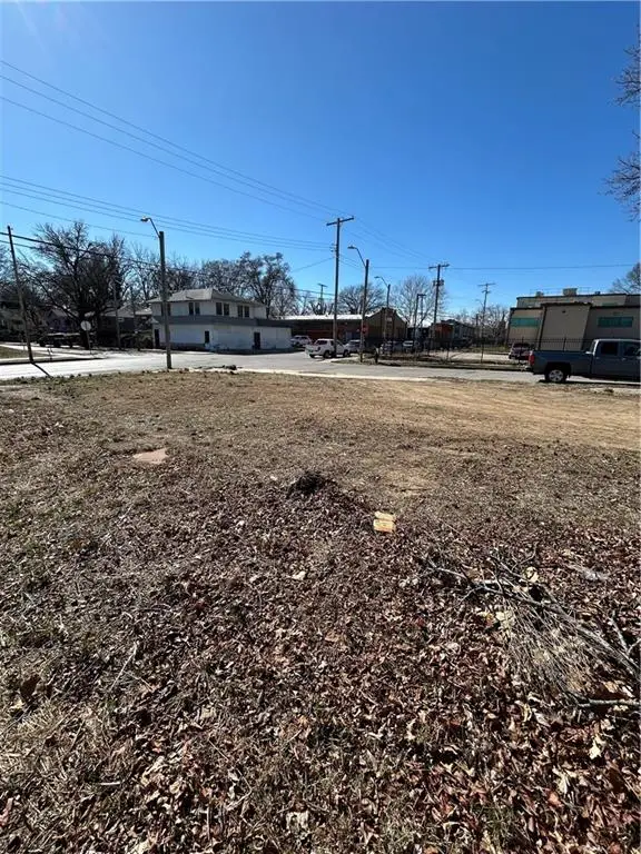 5204 E 24 Street, Kansas City, MO 64127 - #1