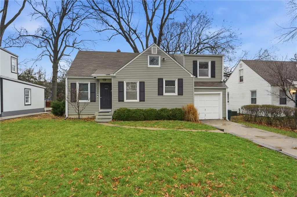 8324 Belleview Avenue, Kansas City, MO 64114 - #1