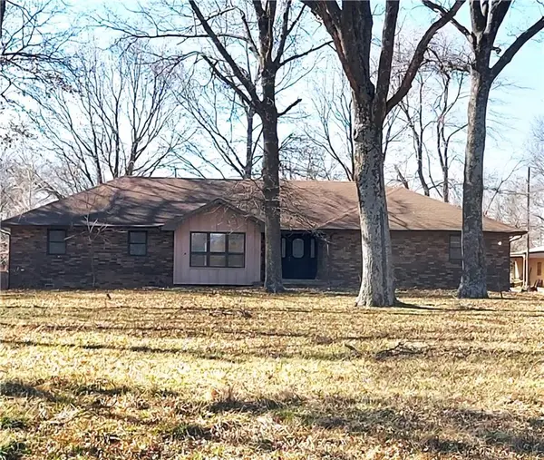 565 S 260th Street, Pittsburg, KS 66762