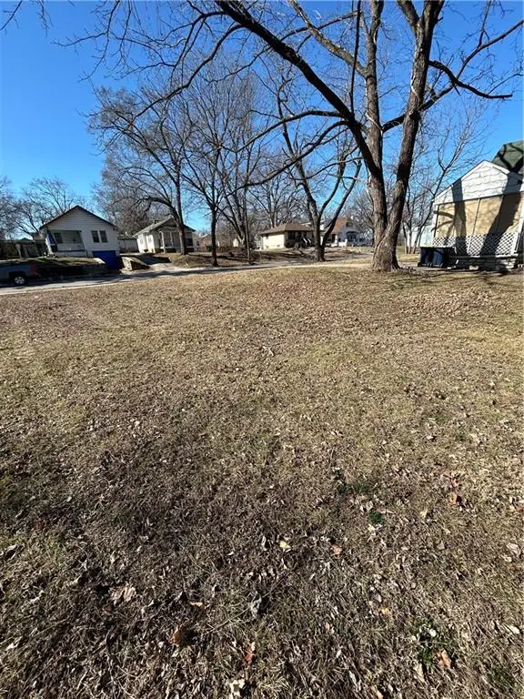 7141 Agnes Avenue, Kansas City, MO 64132 - #1