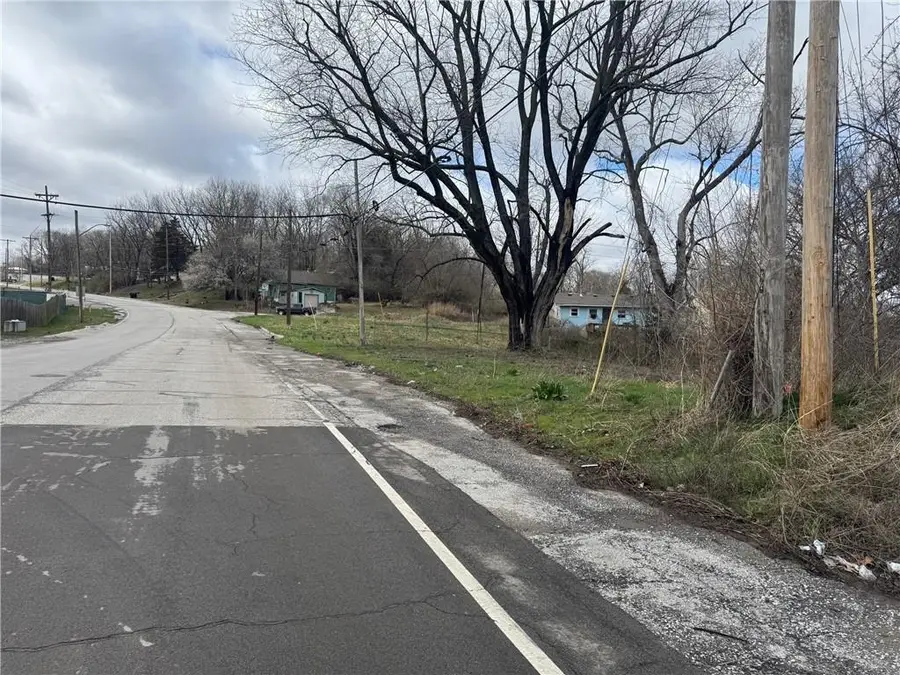 9010 E Wilson Road, Independence, MO 64053 - #2