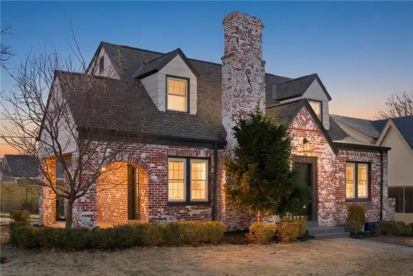 247 E 74th Terrace, Kansas City, MO 64114