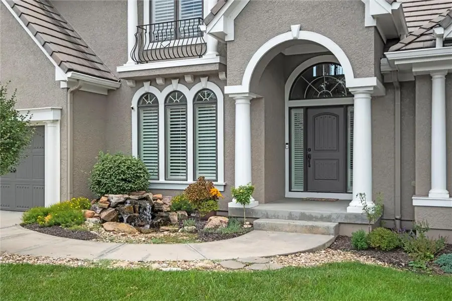 8190 Shoreline Drive, Parkville, MO 64152 - #3