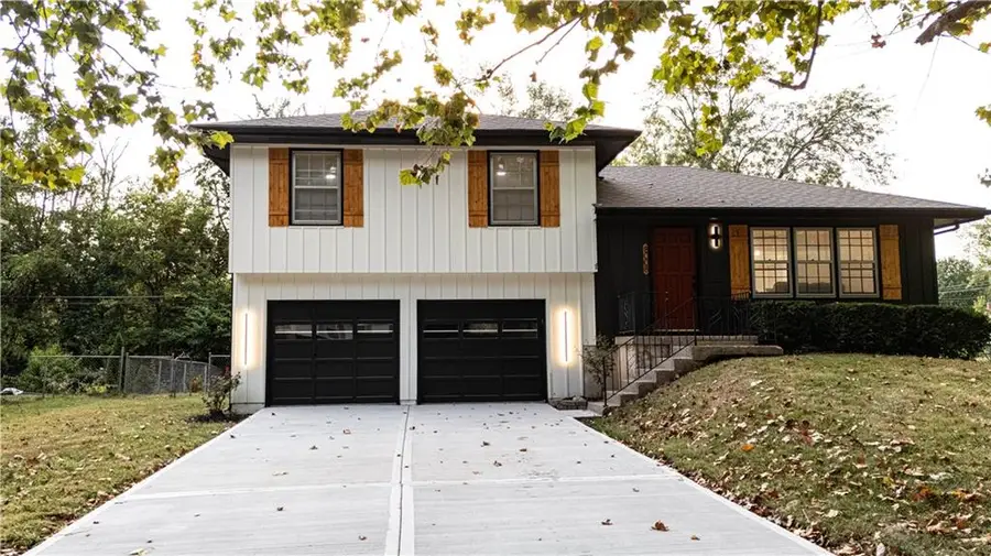 8008 Hardy Avenue, Raytown, MO 64138 - #2