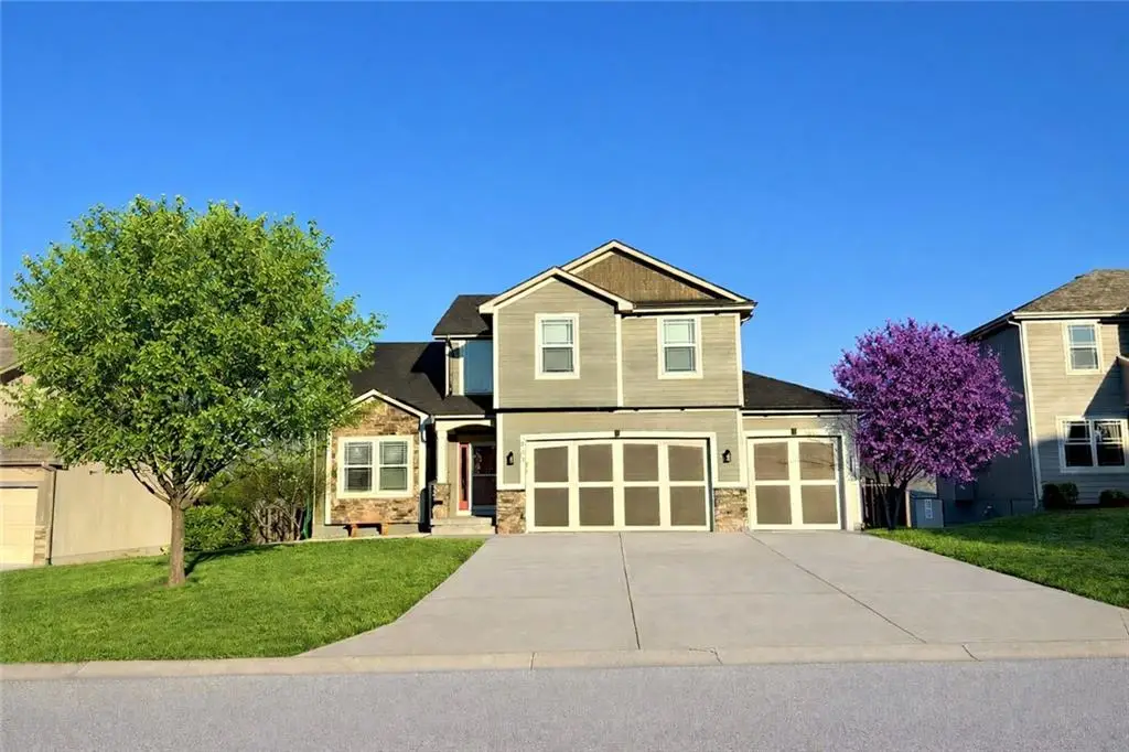 703 N 19th Avenue, Greenwood, MO 64034 - #1