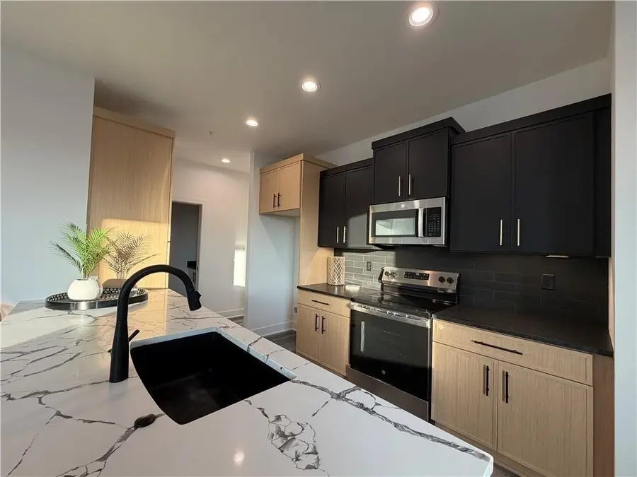 9313 Aminda Street, Lenexa, KS 66227 - #3