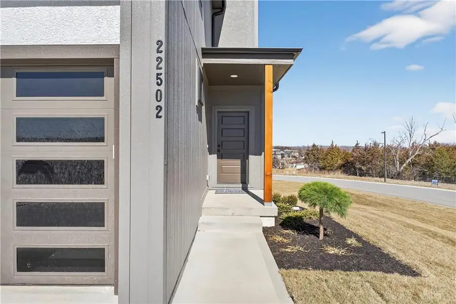 9303 Aminda Street, Lenexa, KS 66227 - #3