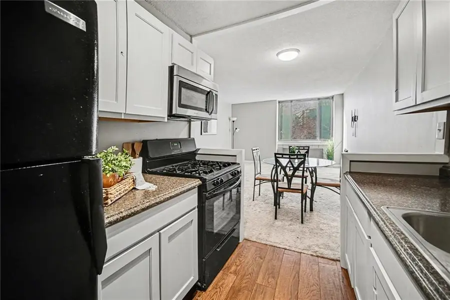 600 E 8th Street #4N, Kansas City, MO 64106 - #3