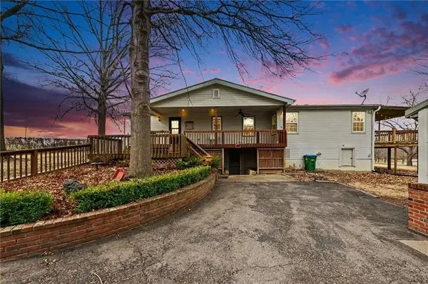 1492 SW Hook Road, Lee's Summit, MO 64082