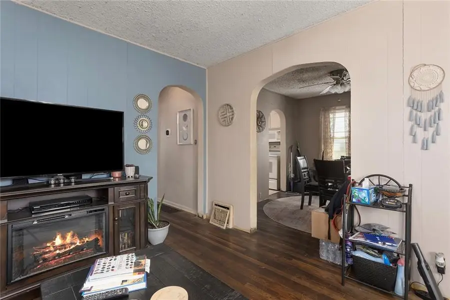 5330 NE Barnes Avenue, Kansas City, MO 64119 - #3