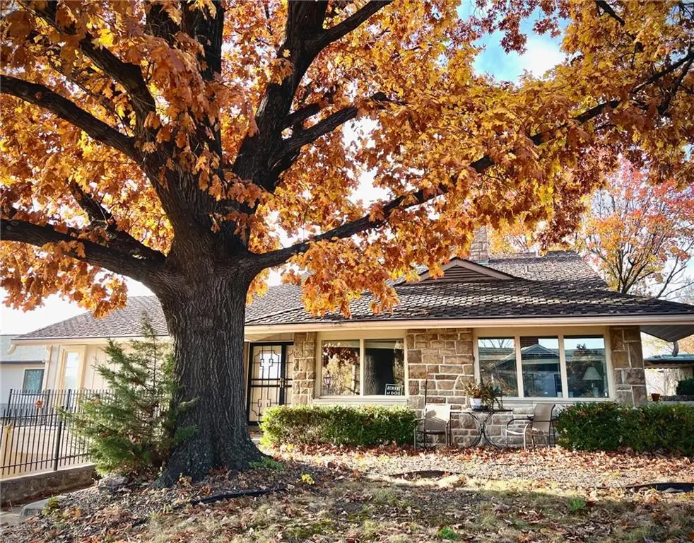 3630 N Briarcliff Road, Kansas City, MO 64116 - #1