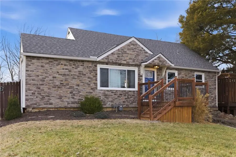 2720 S 42nd Street, Kansas City, KS 66106 - #3