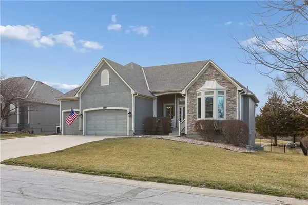 15002 S Glen Eyrie Street, Olathe, KS 66061