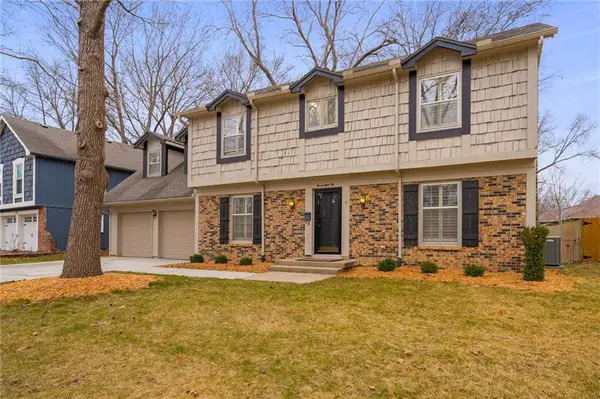 9810 W 100th Terrace, Overland Park, KS 66212