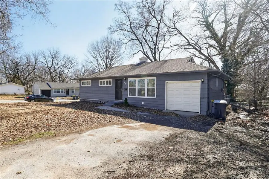 7611 E 107th Street, Kansas City, MO 64134 - #2