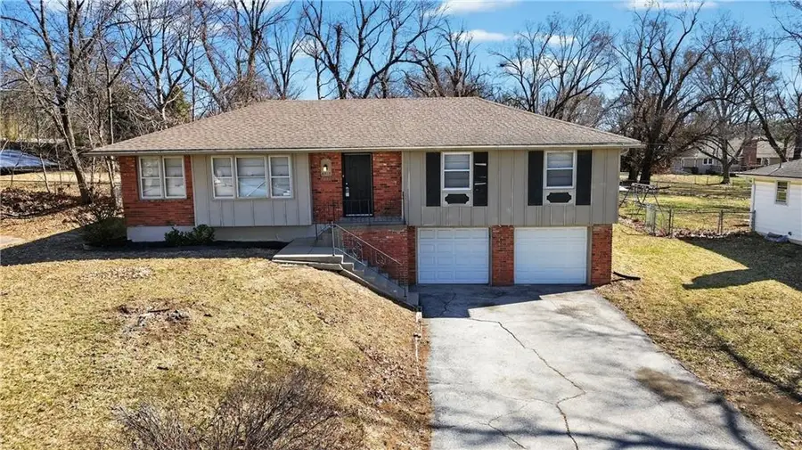 6517 Hardy Avenue, Raytown, MO 64133 - #2