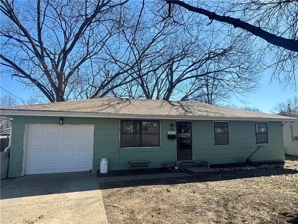 207 S Willow Street, Butler, MO 64730 - #1