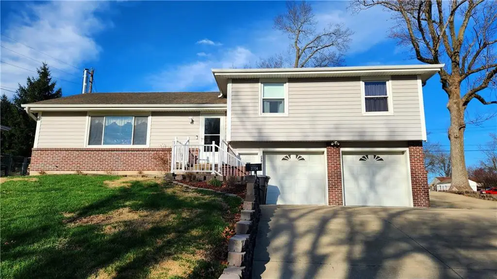 3704 S Claremont Avenue, Independence, MO 64052 - #1