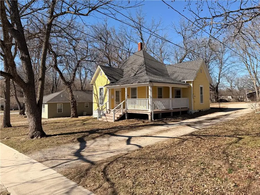 323 W Gay Street, Warrensburg, MO 64093 - #2