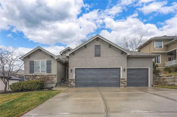 952 E 121st Place, Olathe, KS 66061