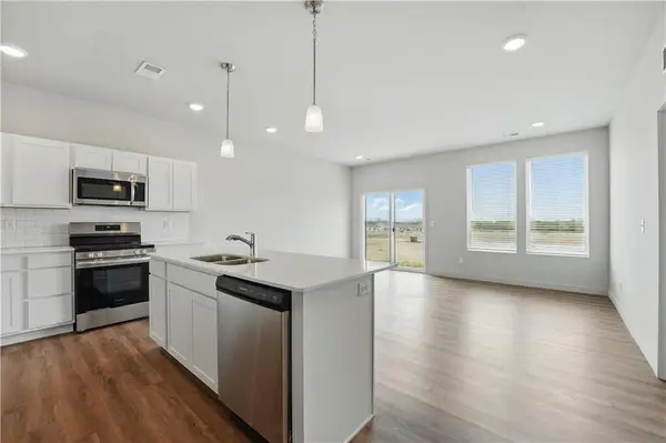 12411 S Acacia Drive, Lee's Summit, MO 64086