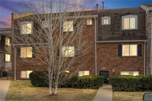 8630 W 85th Street, Overland Park, KS 66212