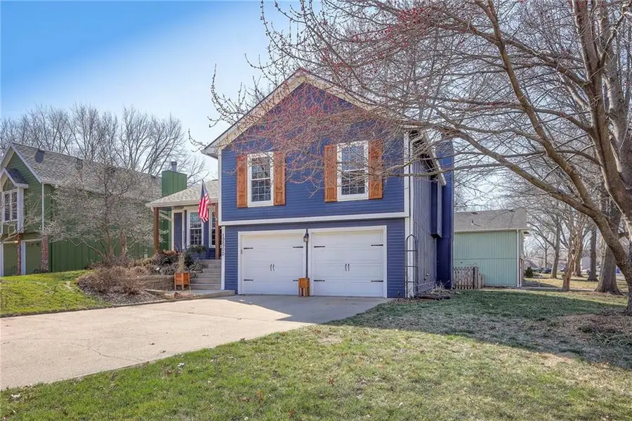 12500 S Cottonwood Drive, Olathe, KS 66062 - #2