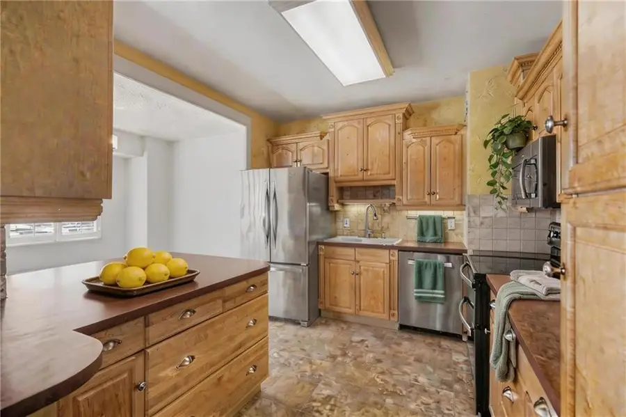 333 W Meyer Boulevard #413, Kansas City, MO 64113 - #2