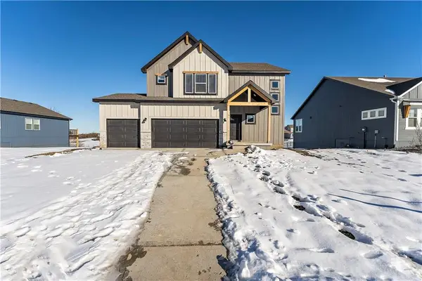 1503 SW Meadowlark Court, Oak Grove, MO 64075