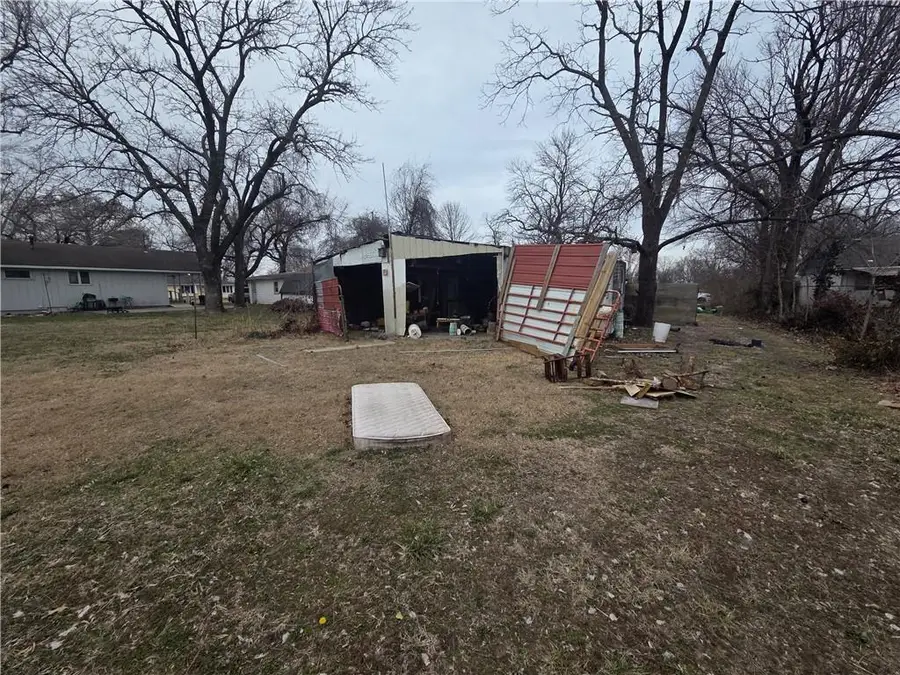 1309 W Allison Street, Nevada, MO 64772 - #3