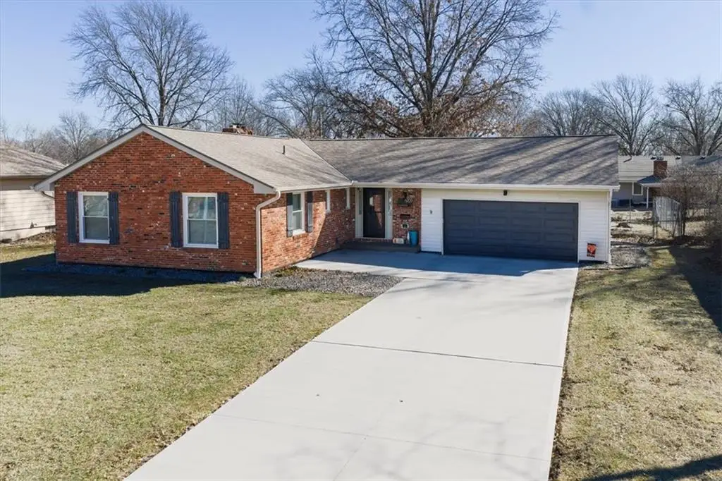 6709 N Michigan Avenue, Gladstone, MO 64118 - #1