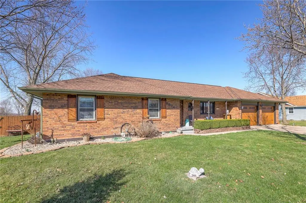 1004 N King Avenue N, Harrisonville, MO 64701 - #1