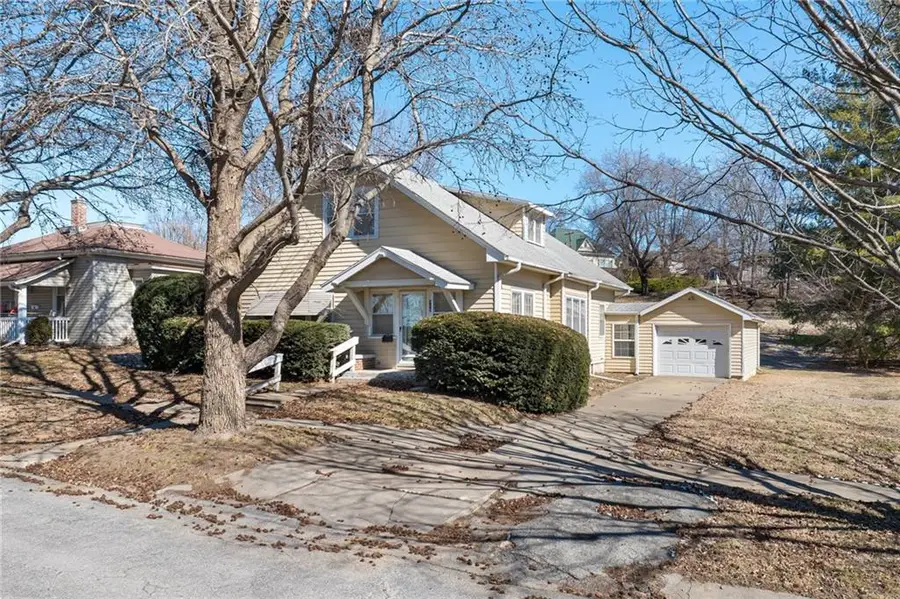 910 Savannah Street, Mound City, MO 64470 - #2