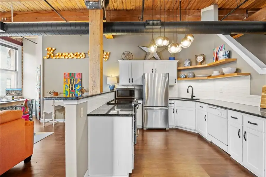 308 W 8th Street #401, Kansas City, MO 64105 - #3