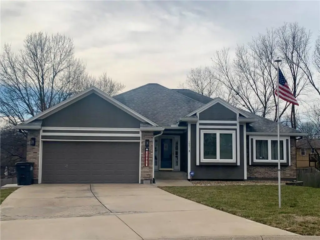 1001 NW Creek Side Circle, Blue Springs, MO 64015 - #1